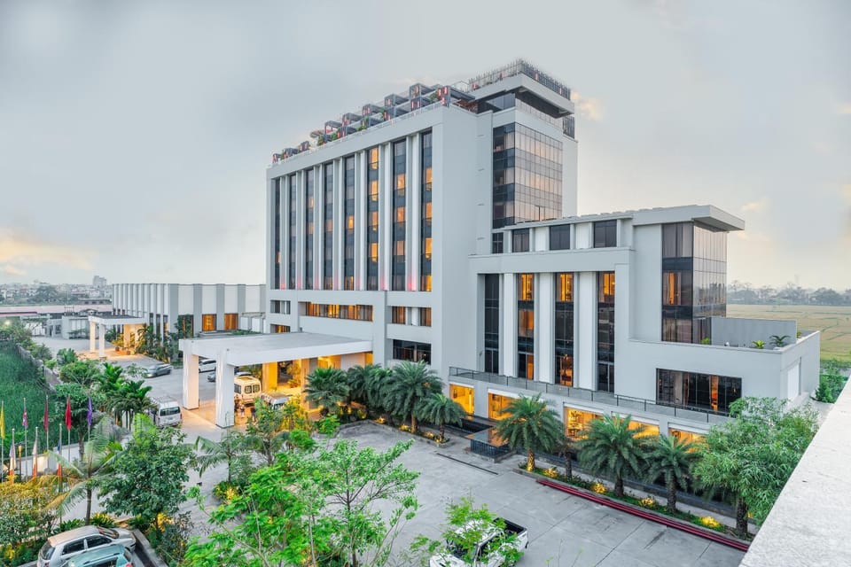 Property building, View (from property/room)