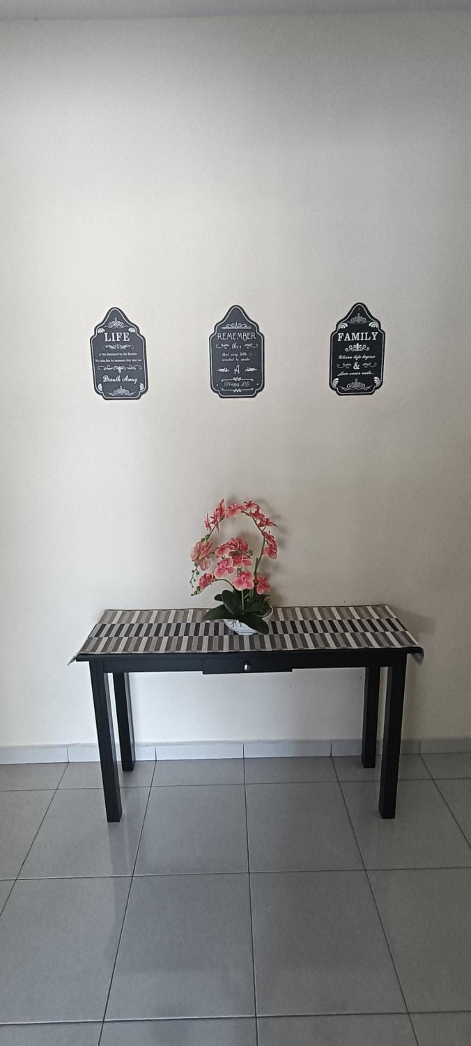 Setia Residen Semi-D two half storey 5 Bedrooms unlimited wifi House in Perak