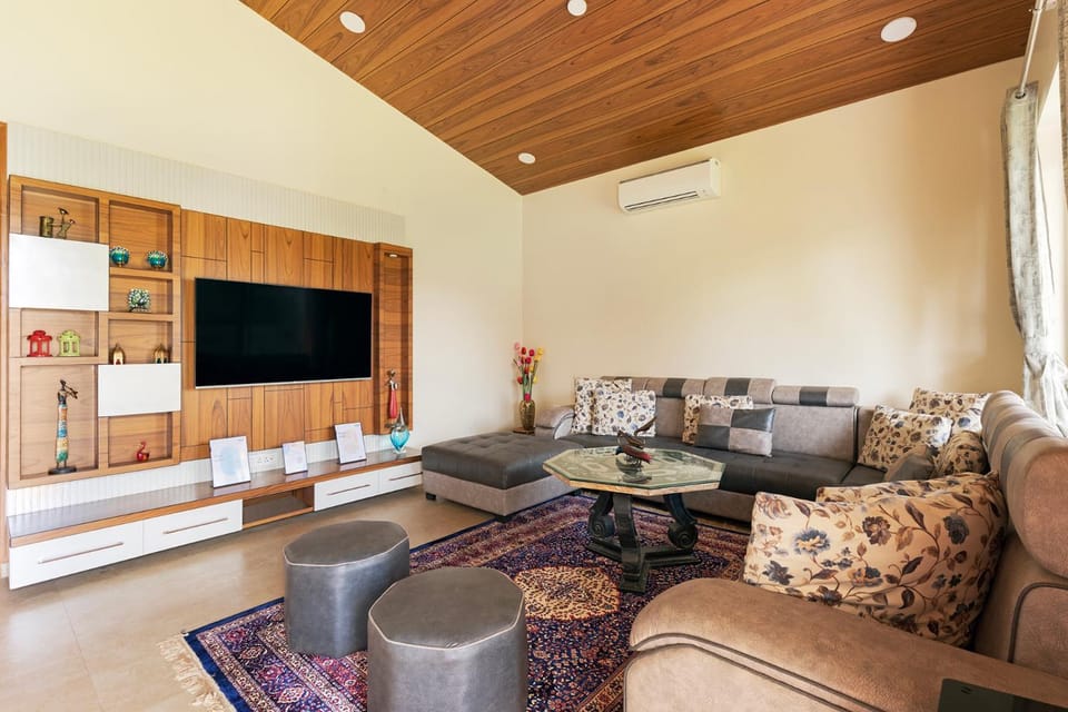 Communal lounge/ TV room, Living room