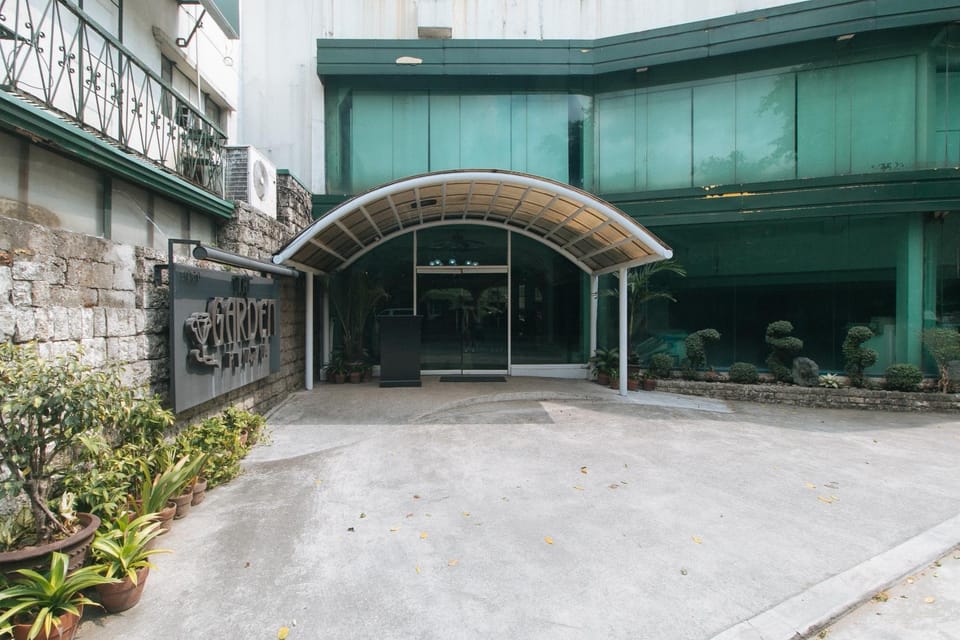 Facade/entrance, Entertainment