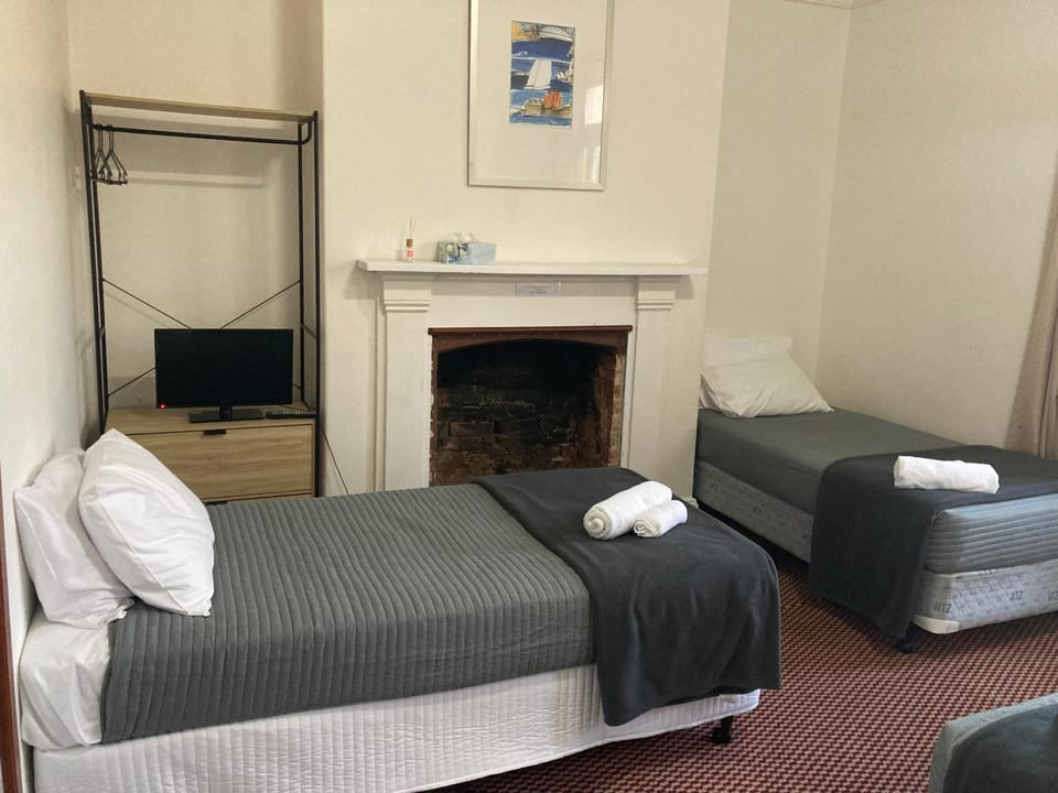 Royal Hotel - Accommodation only Hotel in Parkes