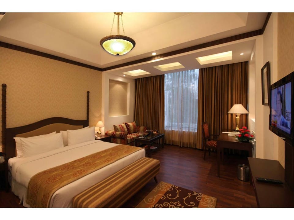 Living room, Photo of the whole room, Bedroom