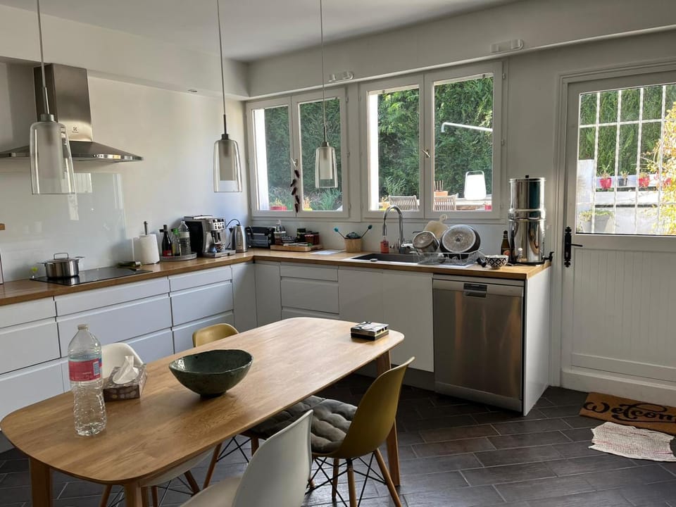 Coffee/tea facilities, Kitchen or kitchenette, Dining area, dishwasher, minibar, pet friendly, stove, toaster