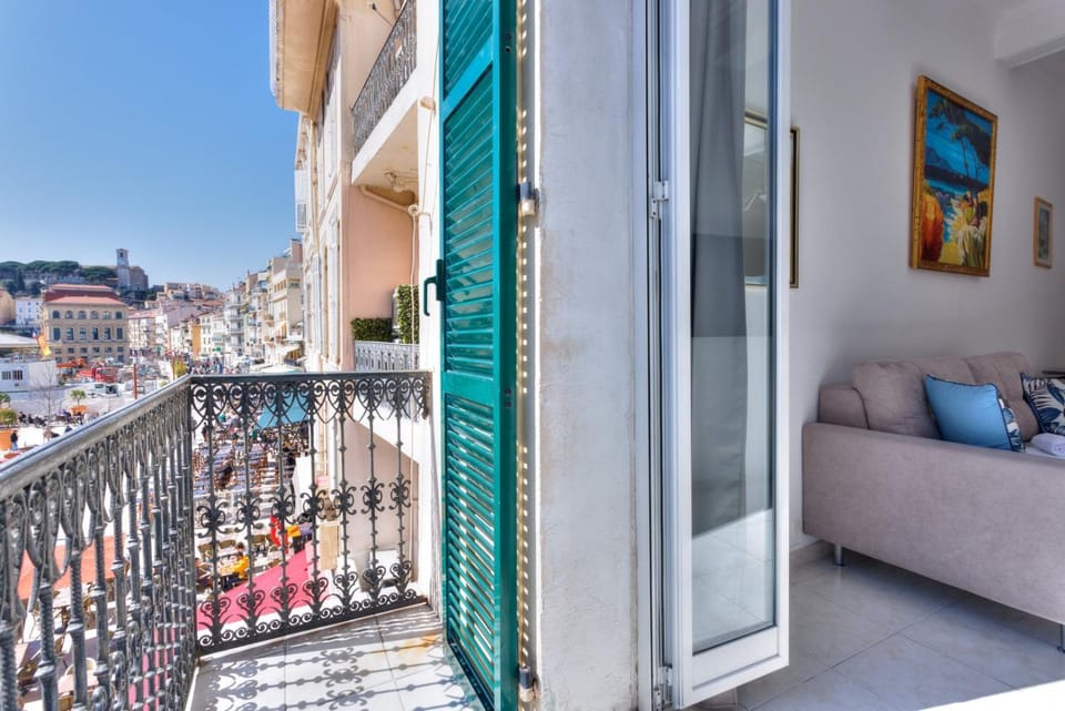 Day, Balcony/Terrace, City view