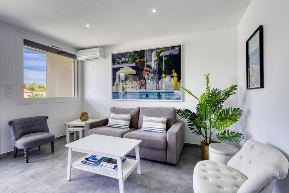 Living room, Seating area