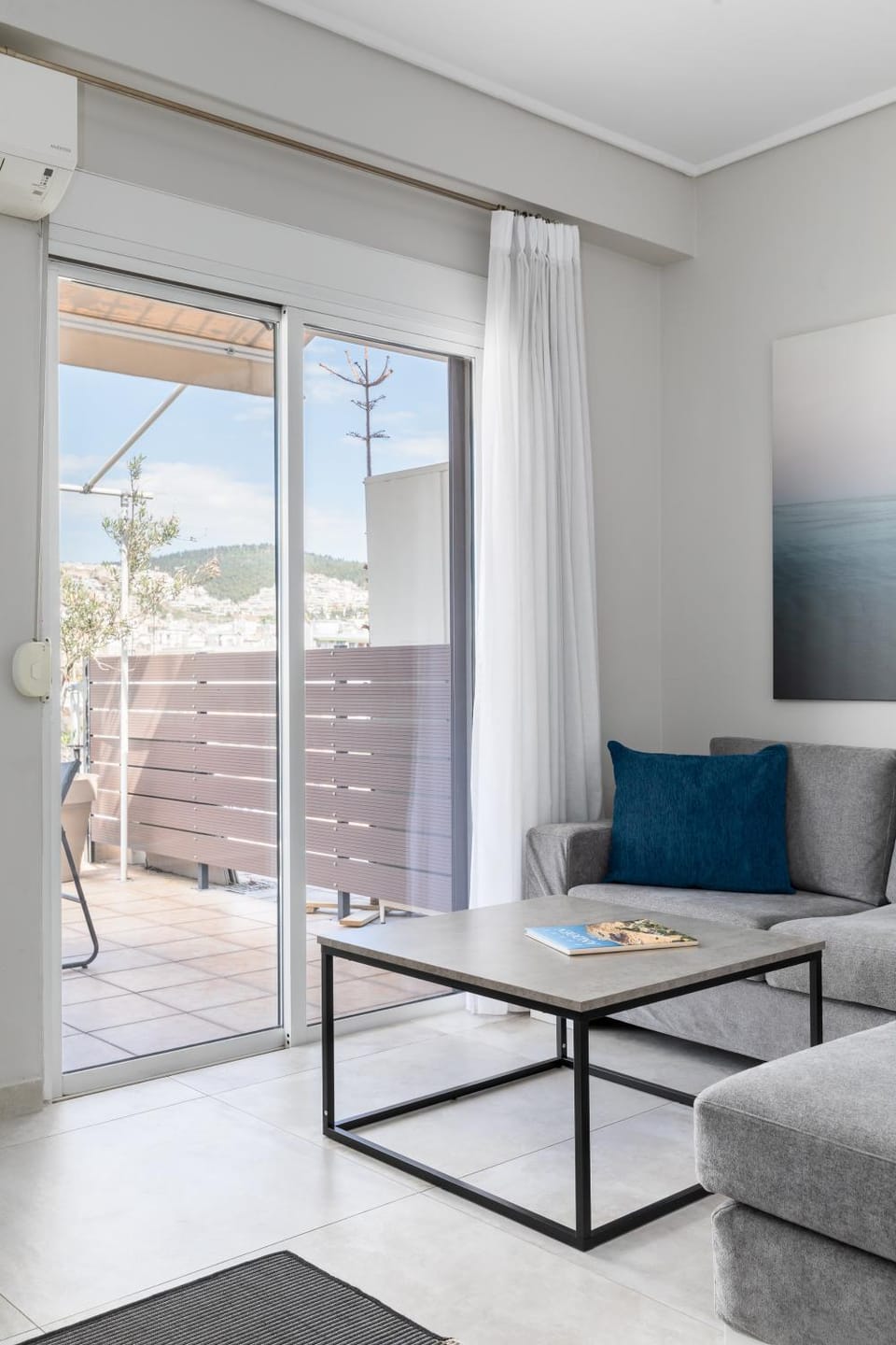 Patio, View (from property/room), Balcony/Terrace, Living room, Seating area, air conditioner