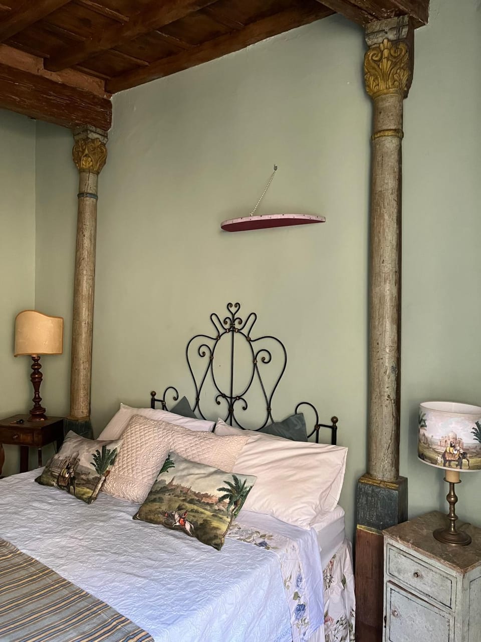 Bed, Decorative detail, Bedroom