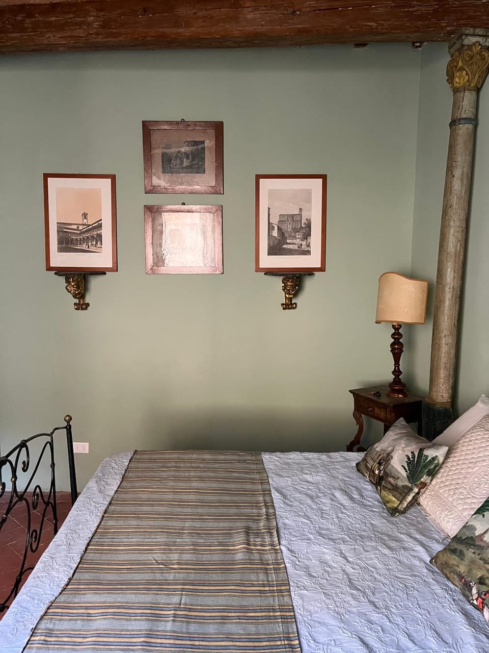 Bed, Decorative detail, Bedroom