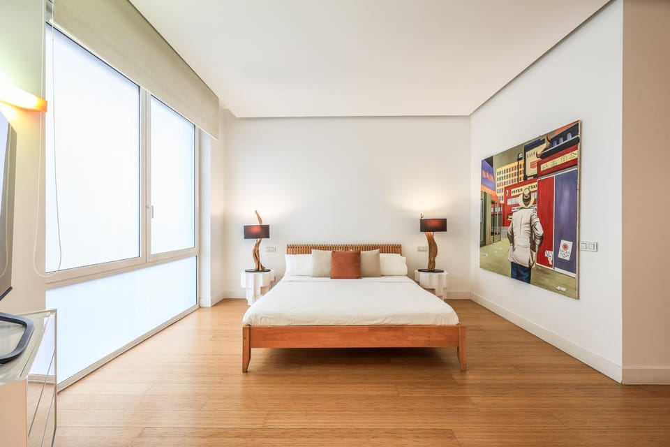 Bed, Photo of the whole room, Bedroom