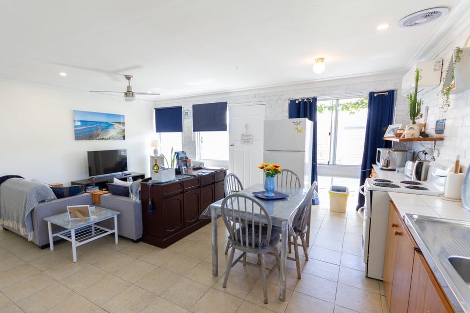 Shabby Chic Shack - 2 bedroom Beach Cottage House in Western Australia