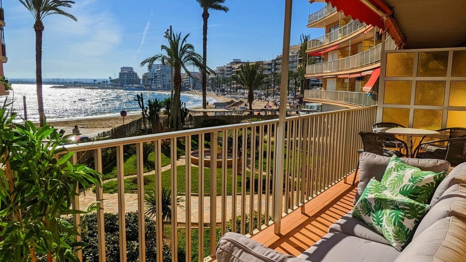 Patio, Day, View (from property/room), Balcony/Terrace, Seating area, Beach, Sea view, Sea view