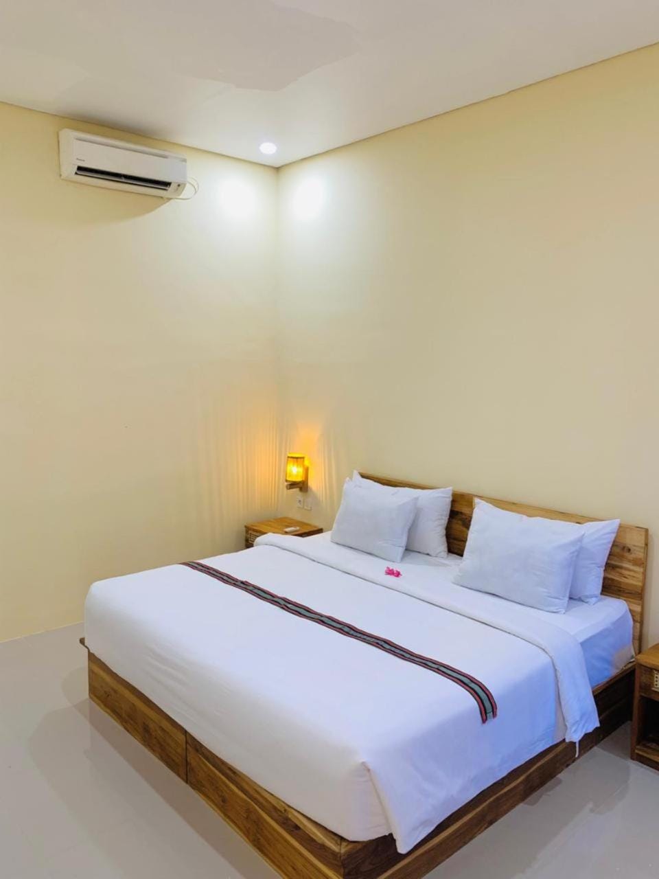 Bed, Bedroom, air conditioner