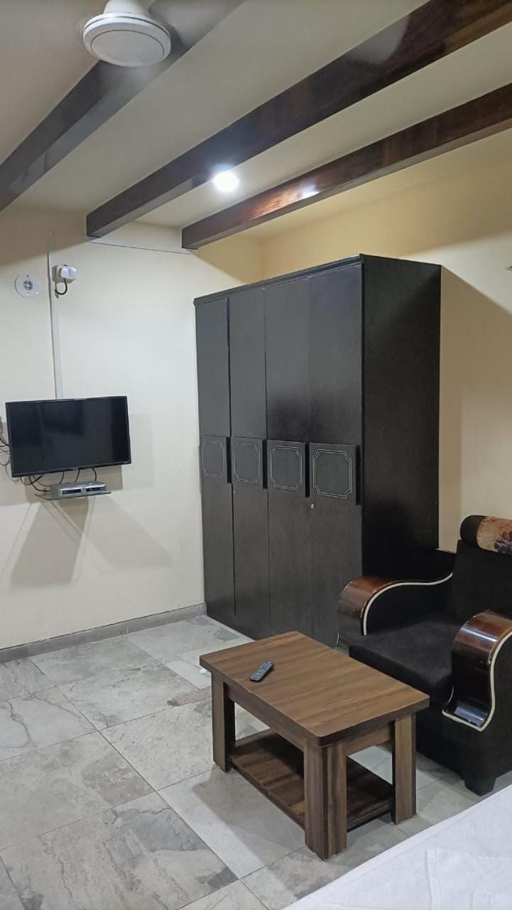Private Fully Furnished Room in Kalyani Nagar Vacation rental in Pune