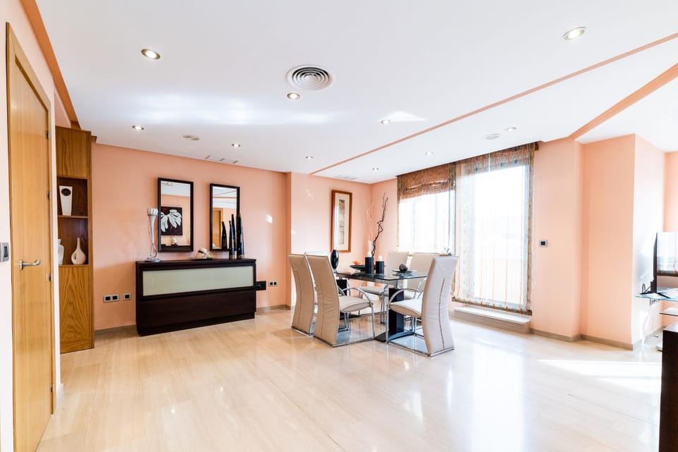 Wekey Homes Granada, Ático Panorámico Puerta Real Apartment in Granada