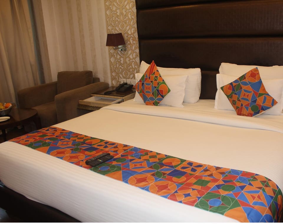 Bed, Photo of the whole room, Bedroom