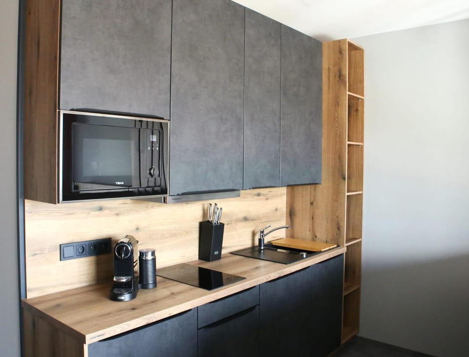 Kitchen or kitchenette, kitchen