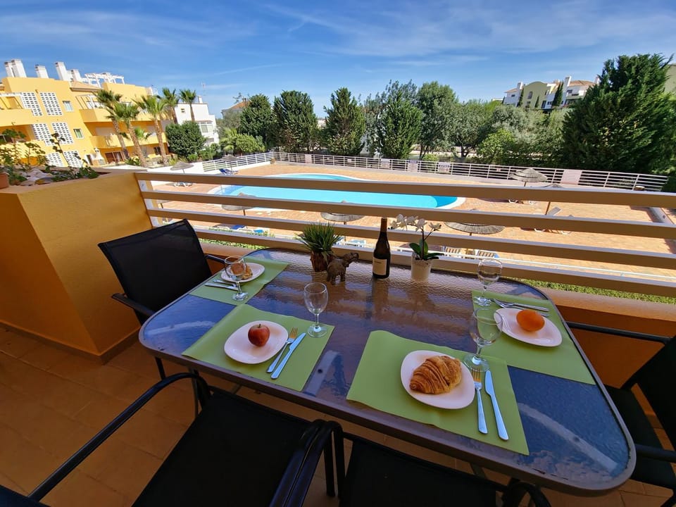 View (from property/room), Balcony/Terrace, Pool view