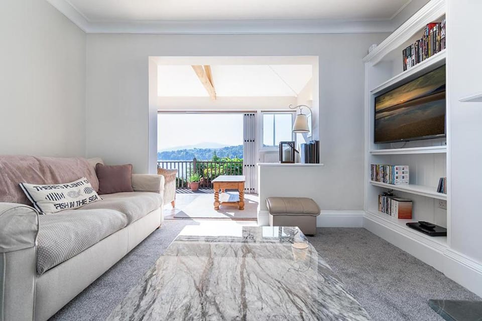 Living room, Sea view