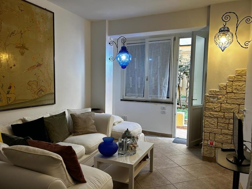 Rose Apartment in Tuscany