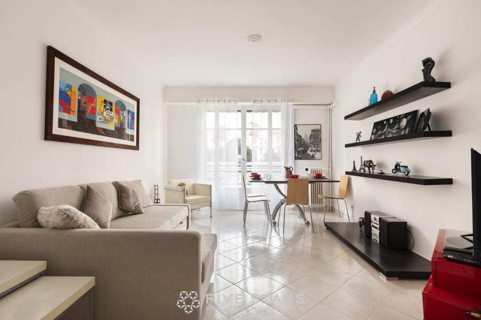 Suite Flora Five stars Holiday house Apartment in Nice