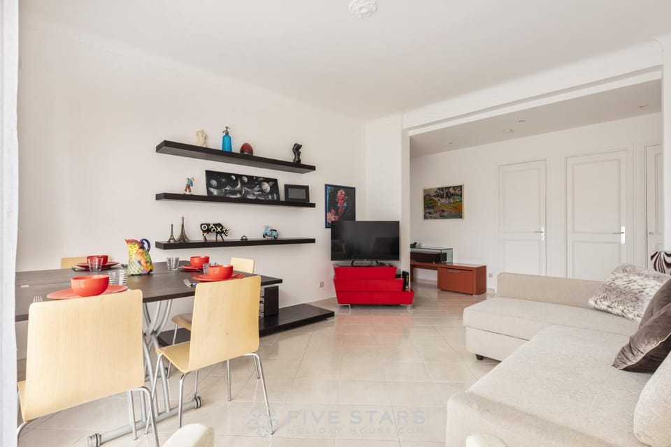 Suite Flora Five stars Holiday house Apartment in Nice