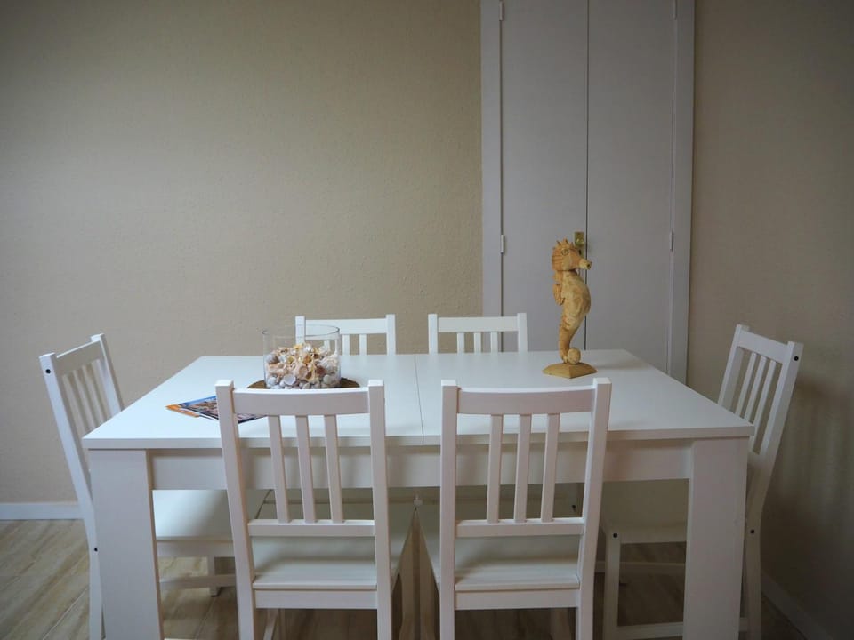 Food and drinks, Dining area