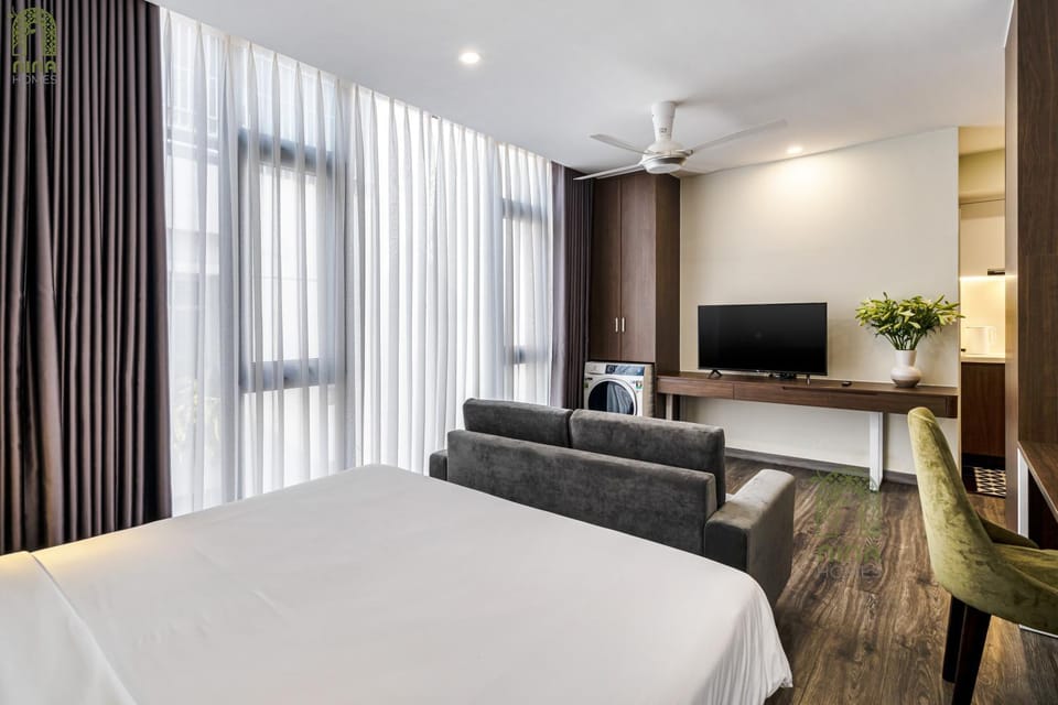Communal lounge/ TV room, Bed, TV and multimedia, Living room, Seating area, Evening entertainment, Bedroom, fireplace
