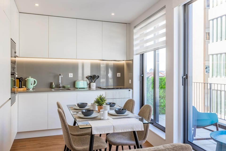 Coffee/tea facilities, Kitchen or kitchenette, Dining area