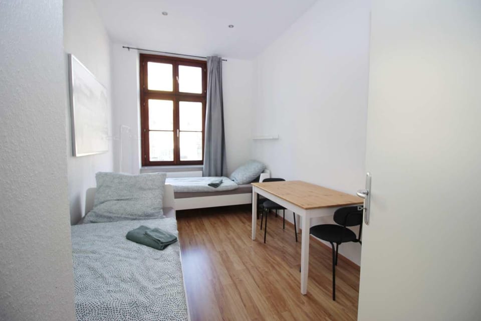 Bed, Photo of the whole room, Seating area, Bedroom
