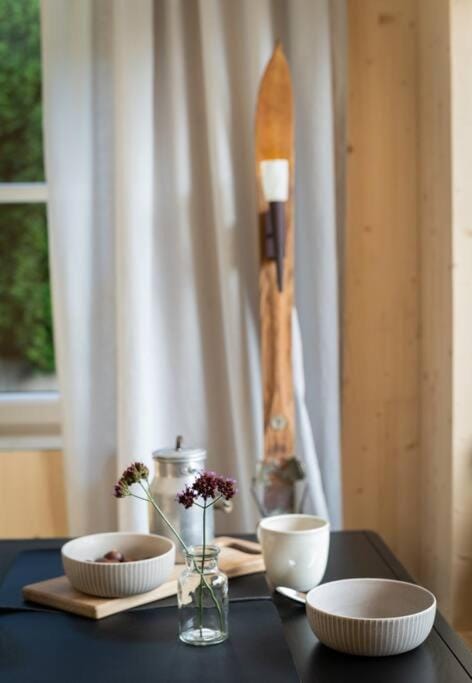 Coffee/tea facilities, Dining area