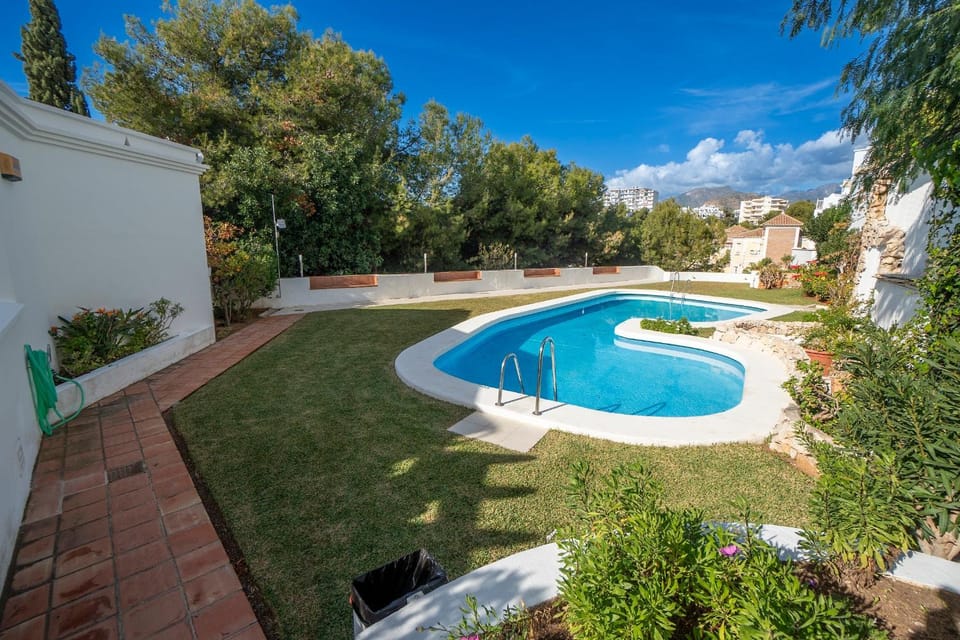 Balcony/Terrace, Swimming pool