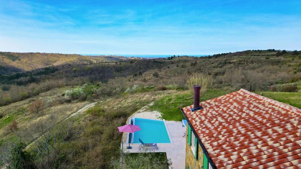Day, Natural landscape, Swimming pool