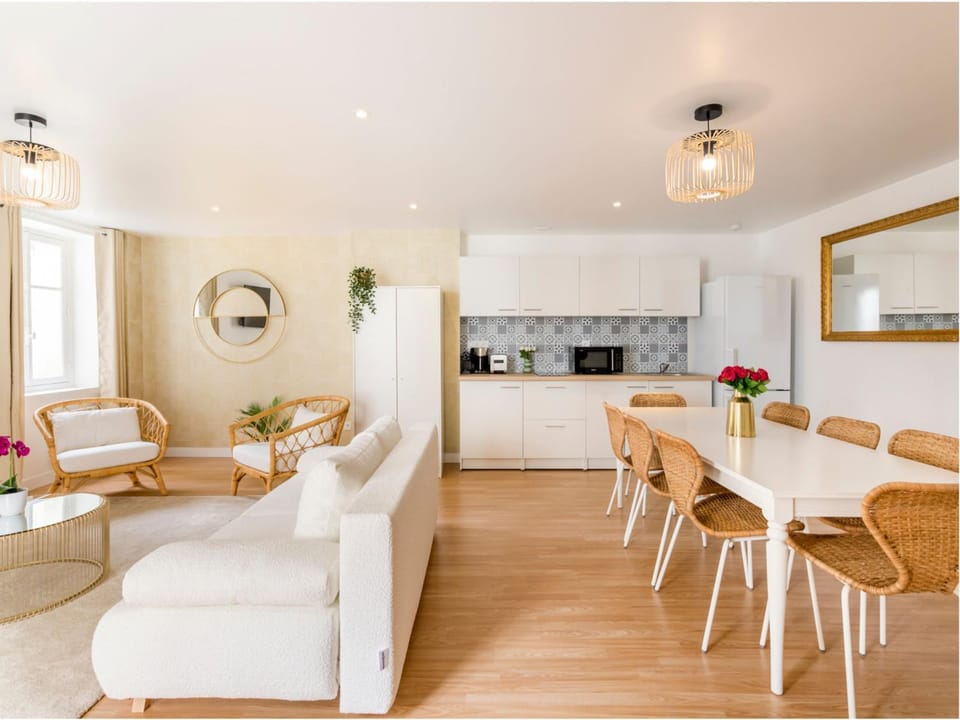 Living room, Seating area, Dining area, kitchen