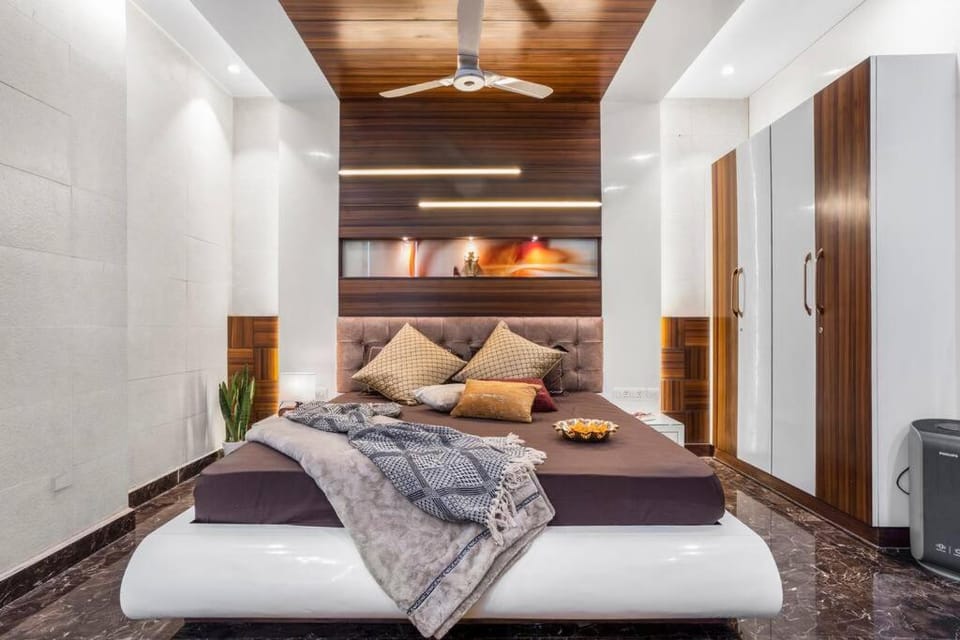 Bed, Photo of the whole room, Bedroom, fireplace