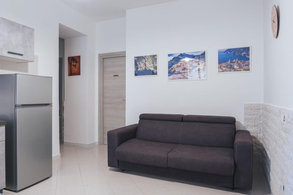 Living room, kitchen