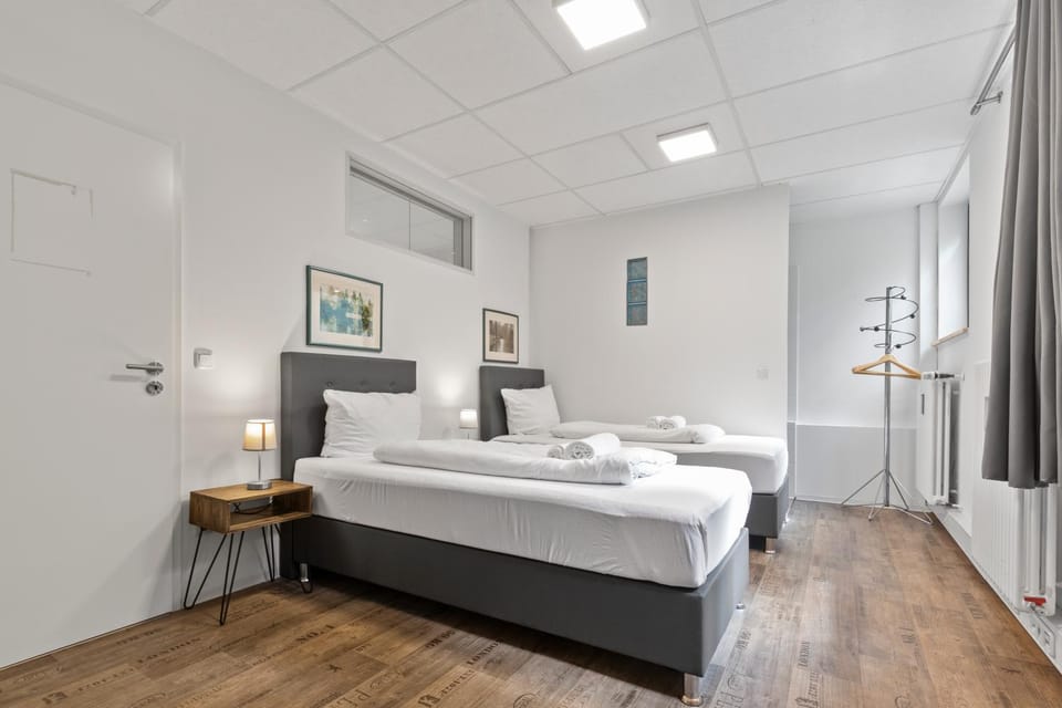 Flatista Homes - Garden House Apartment in Munich