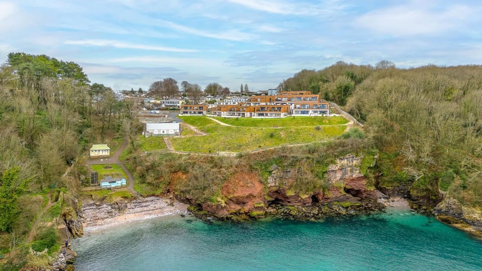 Property building, Natural landscape, Bird's eye view, Sea view