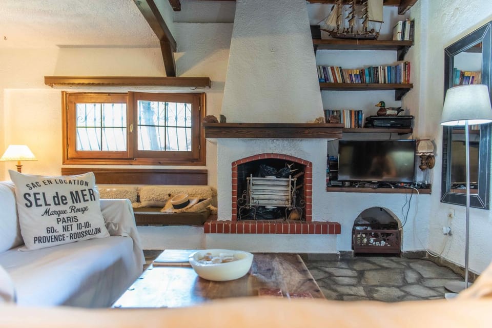 Living room, Seating area, flat iron