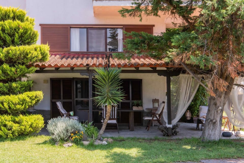 Property building, Patio, Garden