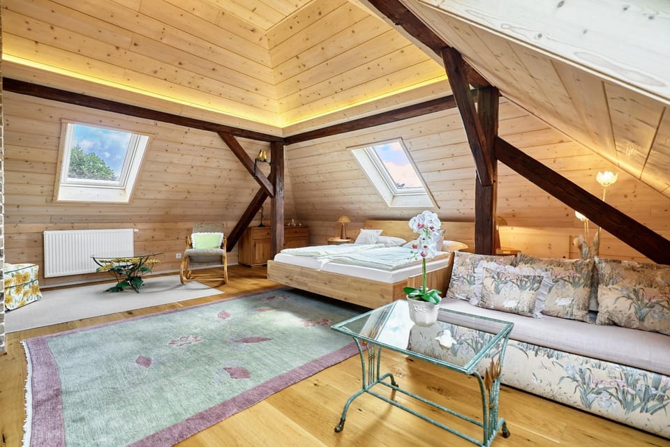 Bed, Living room, Bedroom