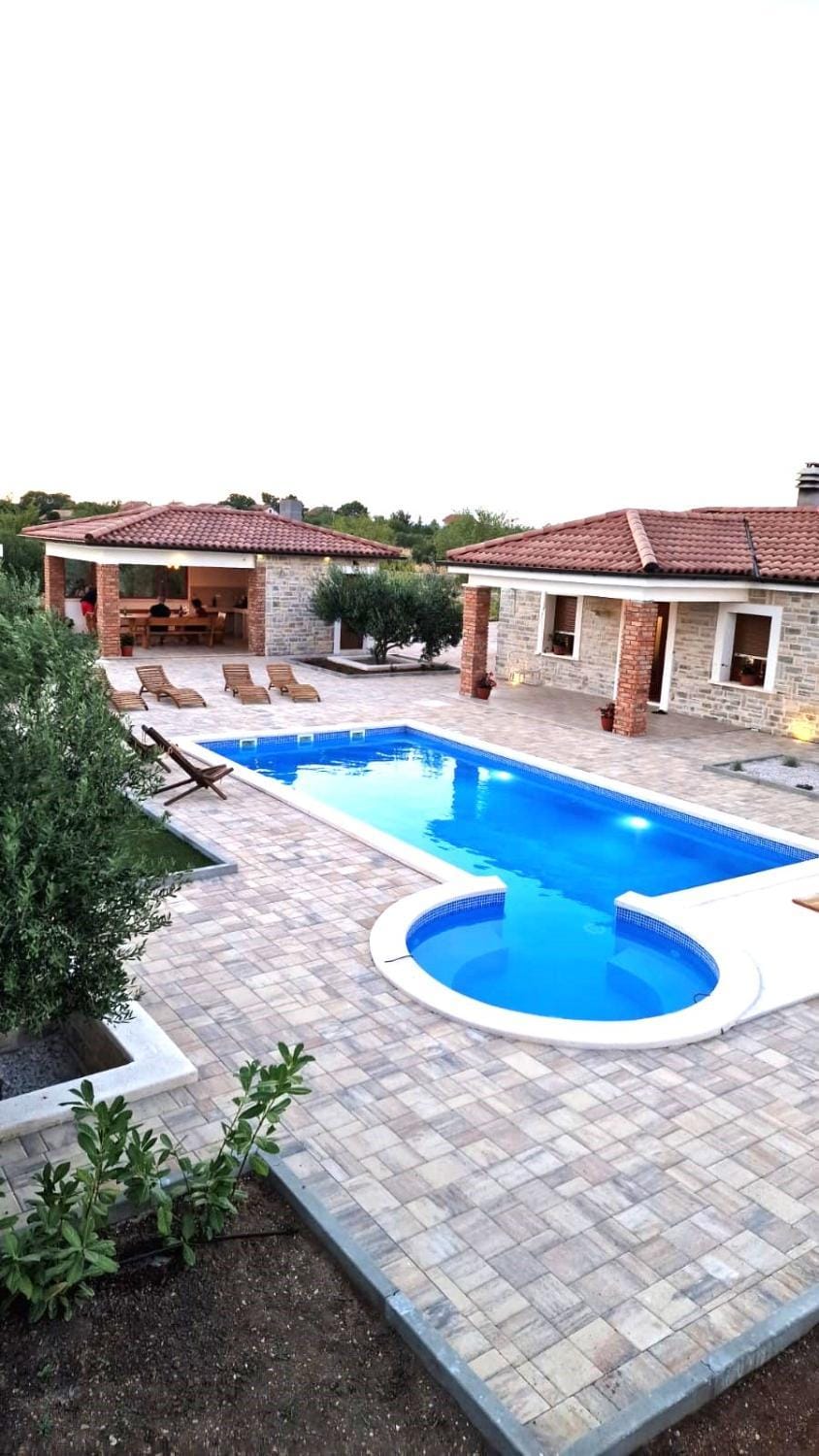 Property building, Swimming pool