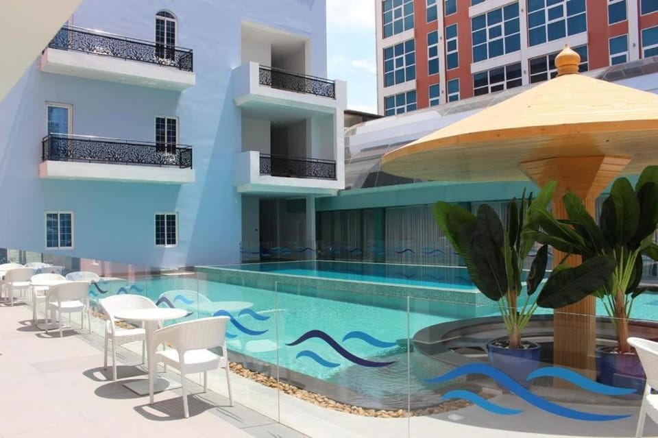 Property building, Pool view