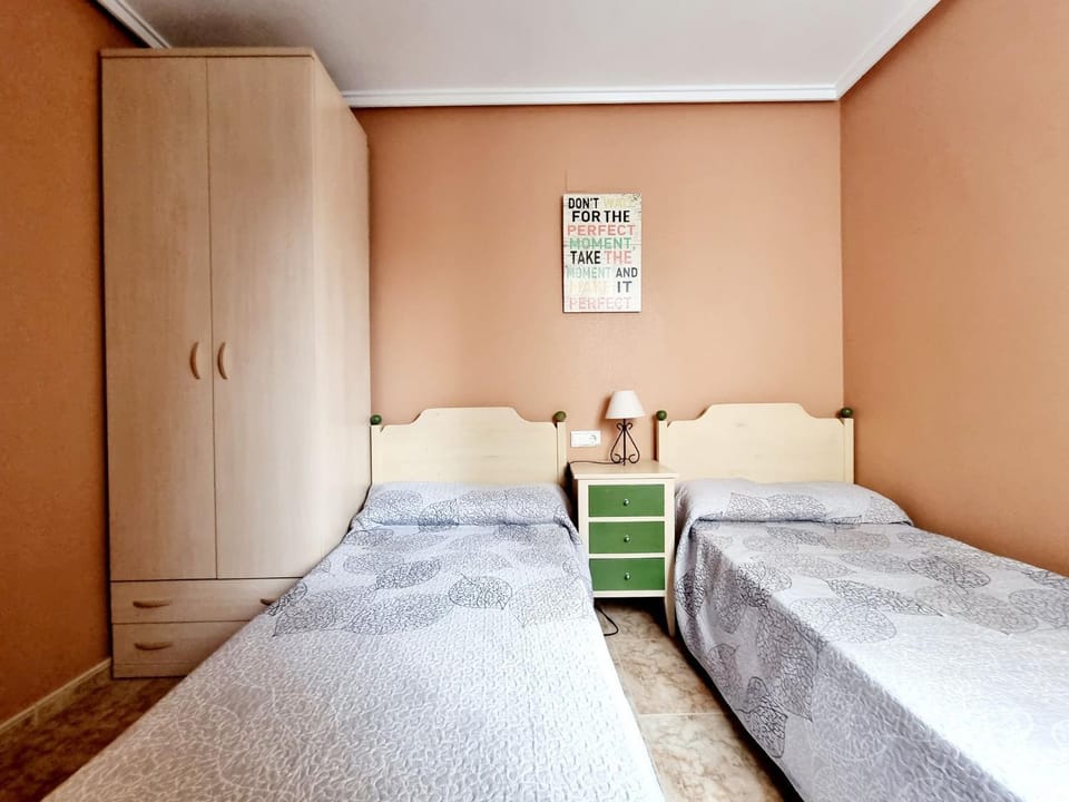 Photo of the whole room, Bedroom