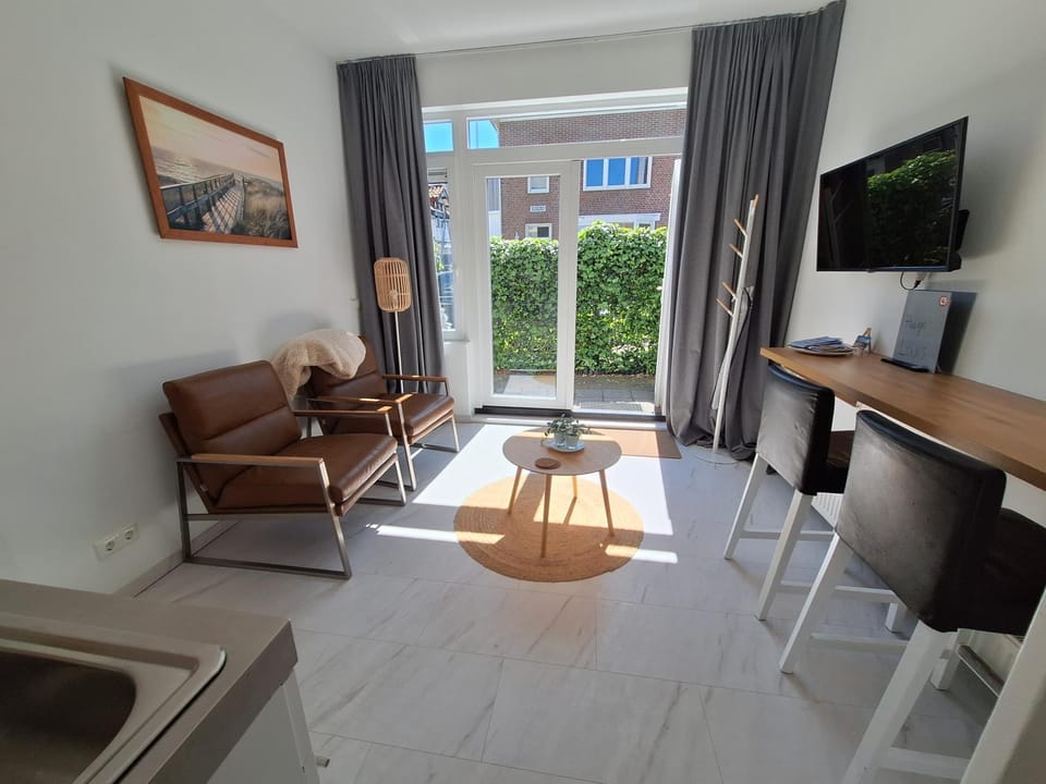 Huisje Louis Bed and Breakfast in Zandvoort