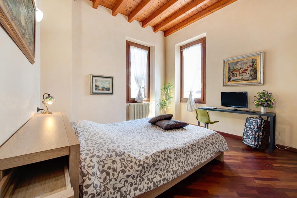 Property building, Living room, Bedroom