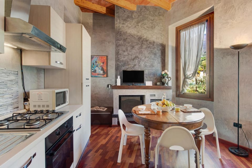 Property building, Kitchen or kitchenette, Living room