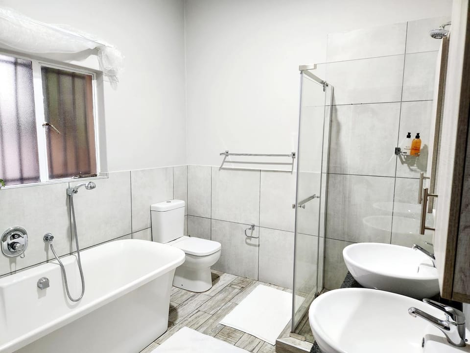 Shower, Toilet, Bathroom, Bath