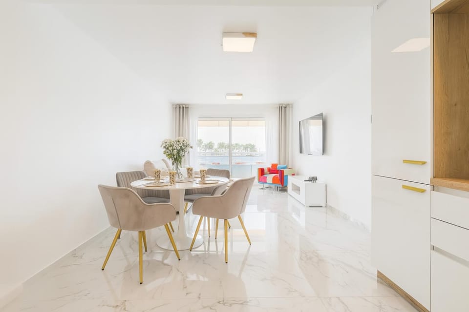 Living room, Lounge or bar, Seating area, Dinner