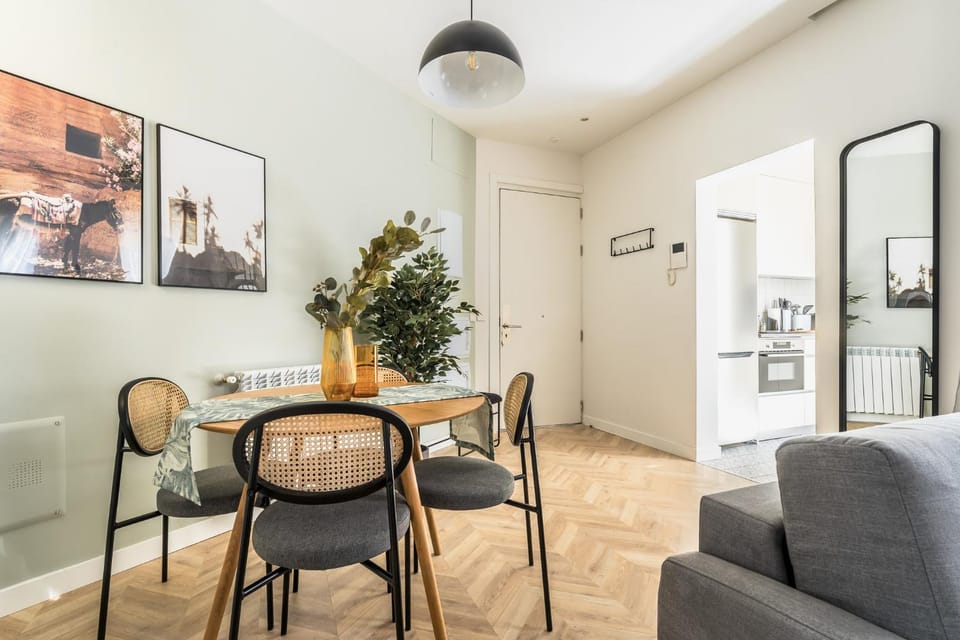 Dining area, kitchen