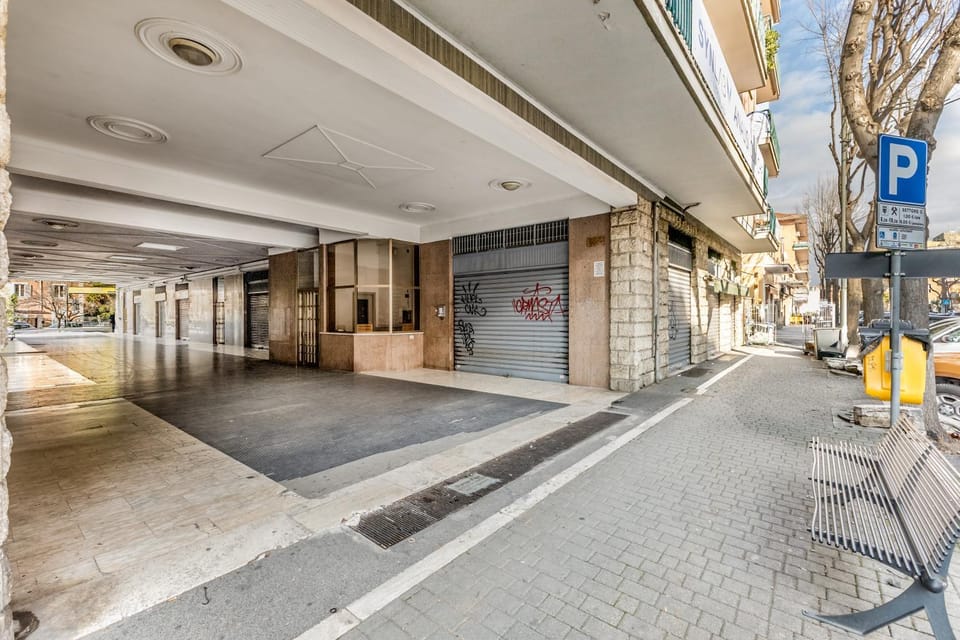 Property building, Day, Street view, Location